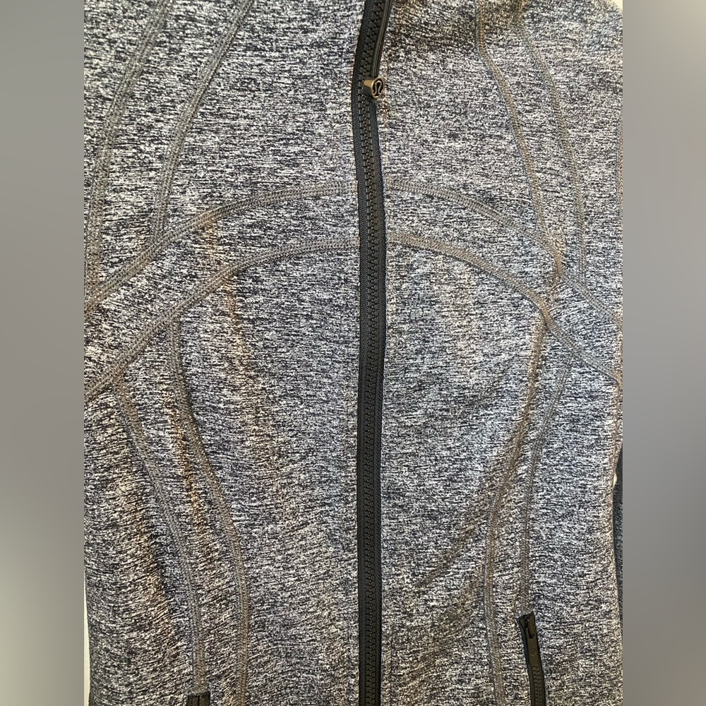 Lulu Lemon Define Jacket - Size 6 - Picture 5 of 7